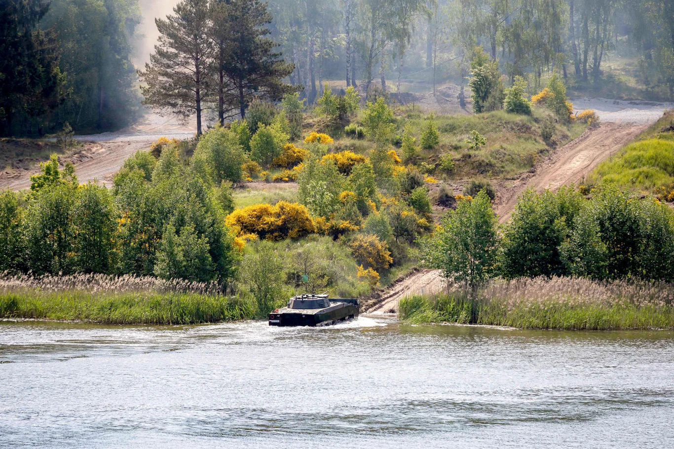 DEFENDER-Europe 20 Plus jest modyfikacją pierwotnie planowanego do realizacji ćwiczenia DEFENDER-Europe 20 - największego przerzut sił wielkości dywizji, w pełnej gotowości bojowej ze Stanów Zjednoczonych do Europy od 25 lat. DEFENDER-Europe 20 Plus jest modyfikacją pierwotnie planowanego do realizacji ćwiczenia DEFENDER-Europe 20 - największego przerzut sił wielkości dywizji, w pełnej gotowości bojowej ze Stanów Zjednoczonych do Europy od 25 lat.