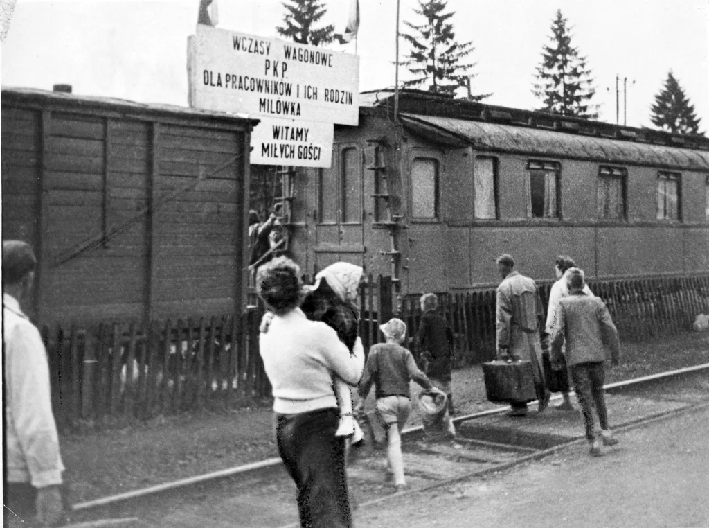 Ośrodki wczasów wagonowych lokowano w miejscowościach turystycznych na terenie całego kraju