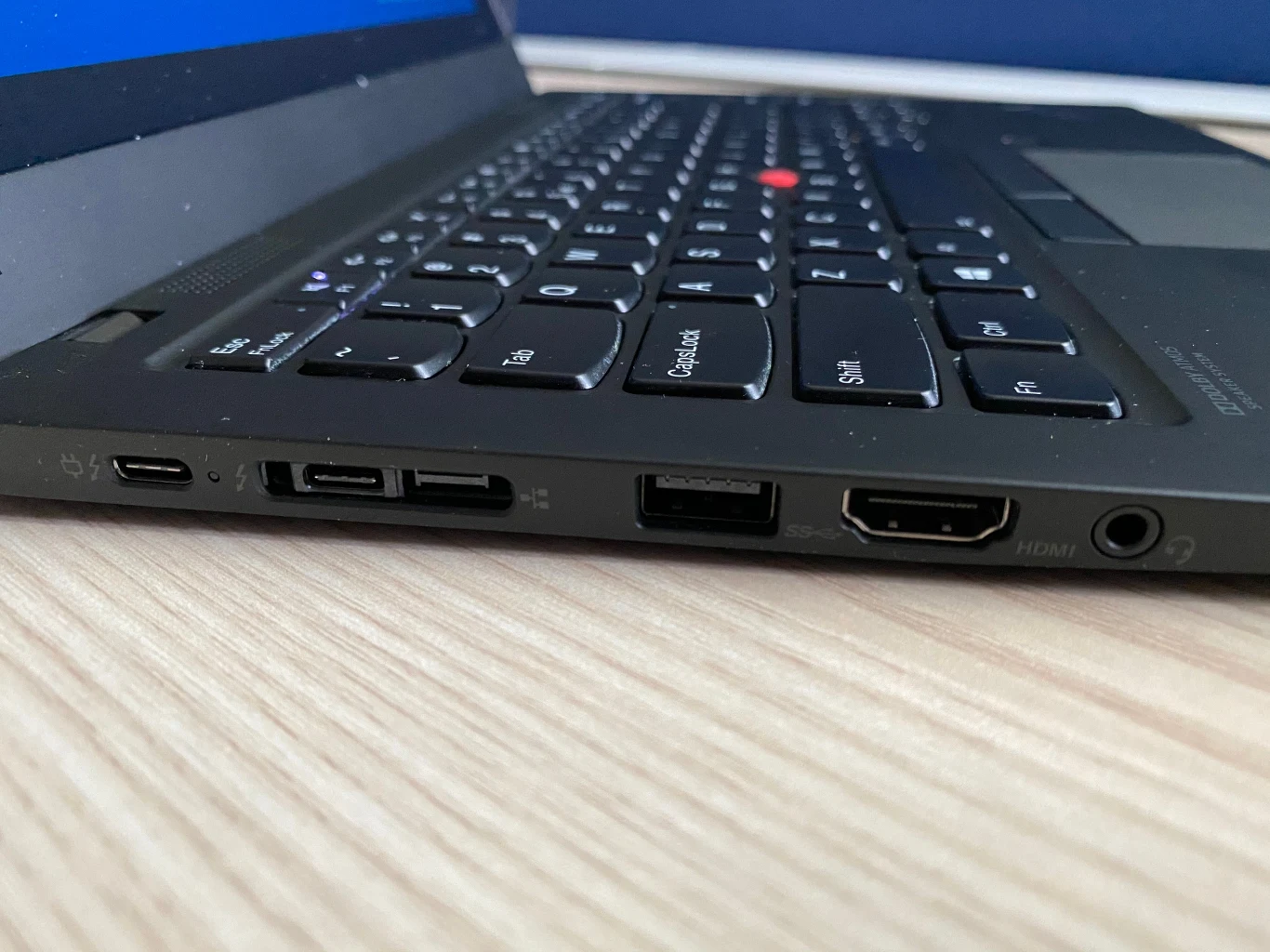 Lenovo ThinkPad X1 Carbon Lenovo ThinkPad X1 Carbon