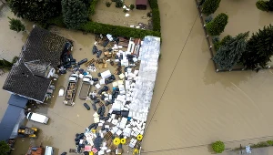 Na zdjęciach z lotu ptaka zalania w Łapanowie koło Wieliczki (21.06)