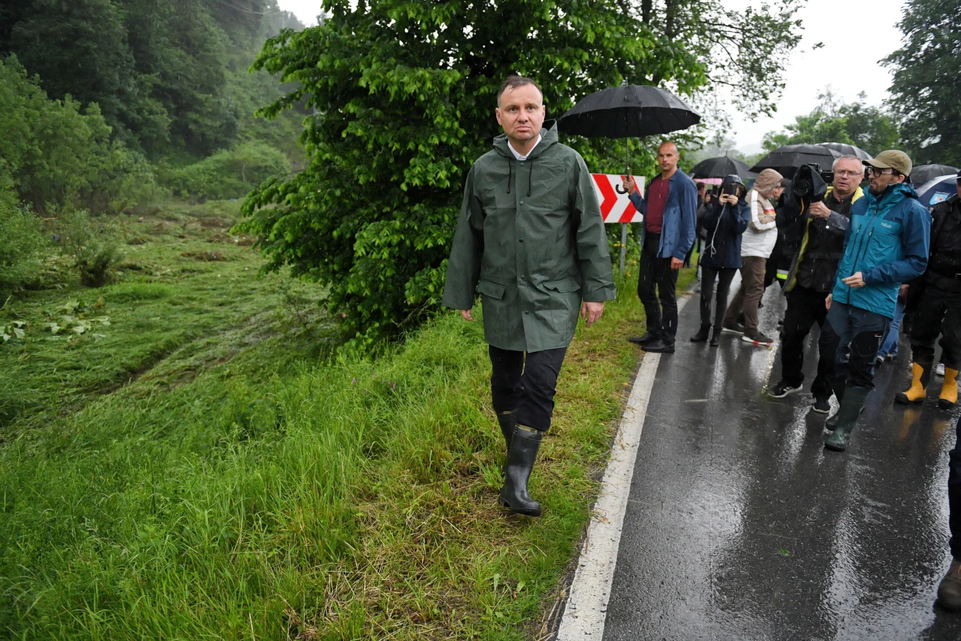 Południe Polski nawiedziły w nocy z soboty na niedzielę (z 20 na 21 czerwca) ulewy, które w wielu miejscach regionu doprowadziły do lokalnych podtopień. 
