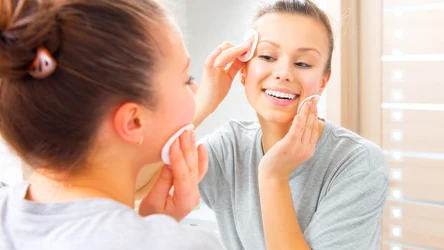 Produkt z kuchennej szafki może pomóc uporać się z popękanymi naczynkami 