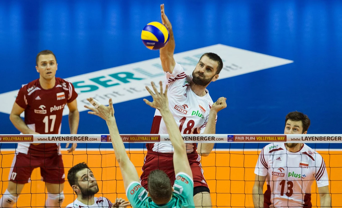 Marcin Możdżonek w roli atakującego Marcin Możdżonek w roli atakującego