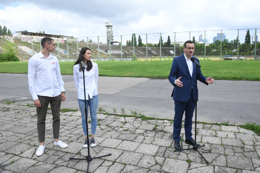 Do sprawy błyskawicznie odniósł się ratusz. Władze Warszawy przekazały, że miasto nie modernizuje obiektu, ponieważ nie ma zgody od Krzysztofa Kaliszewskiego reprezentującego stowarzyszenie RKS SKRA. Do sprawy błyskawicznie odniósł się ratusz. Władze Warszawy przekazały, że miasto nie modernizuje obiektu, ponieważ nie ma zgody od Krzysztofa Kaliszewskiego reprezentującego stowarzyszenie RKS SKRA.