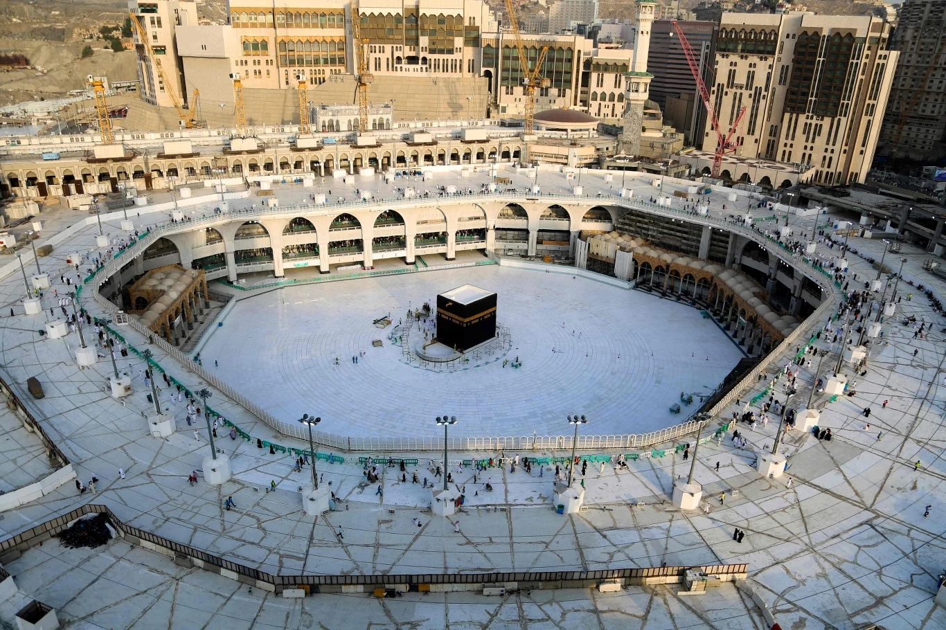 Około 2 mln osób odwiedza zazwyczaj najświętsze miejsca islamu 