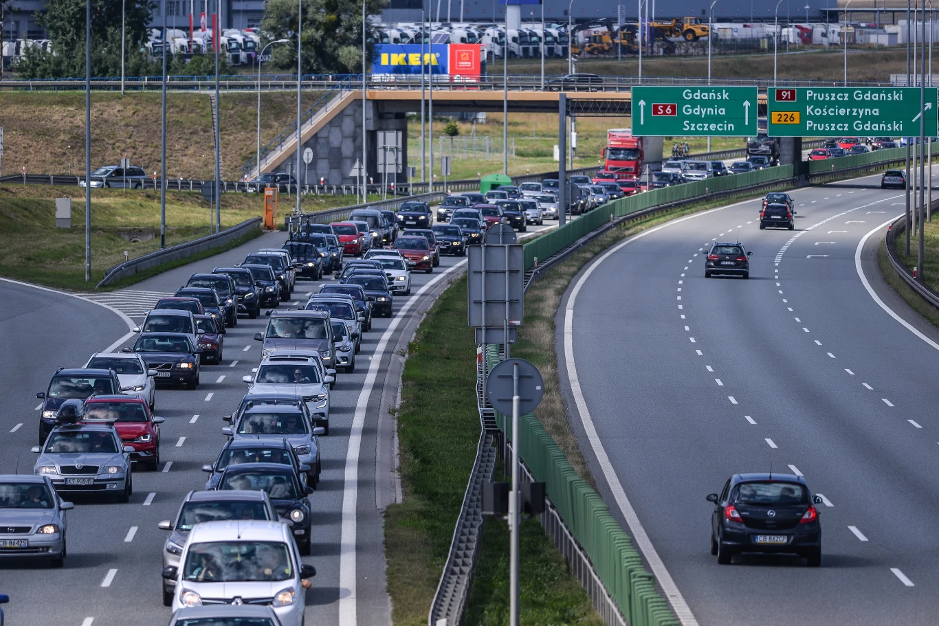 Wzmożony ruch będzie generował potężne korki. Szczególnie do bramek autostradowych Wzmożony ruch będzie generował potężne korki. Szczególnie do bramek autostradowych