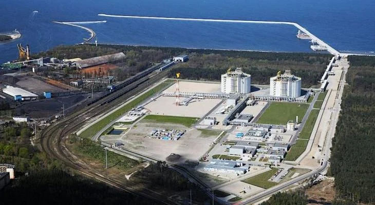 Terminal LNG w Świnoujściu zostanie rozbudowany o kolejny zbiornik. Fot. Gaz-System. Terminal LNG w Świnoujściu zostanie rozbudowany o kolejny zbiornik. Fot. Gaz-System.