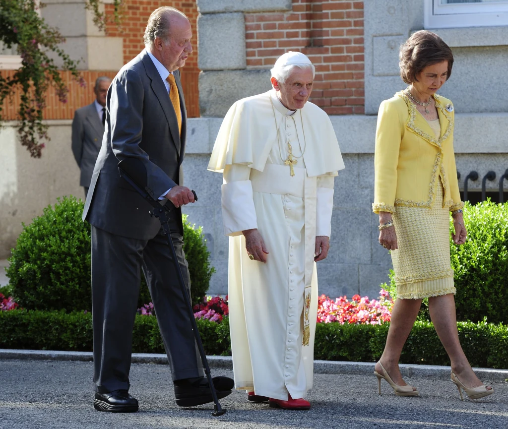 Hiszpańska rodzina królewska na spotkaniu z papieżem Benedyktem XVI w 2011 roku 