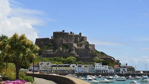 Zamożni Niemcy coraz częściej lokują swoje pieniądze w bankach na wyspie Jersey