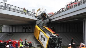 W wypadku zginęła jedna osoba, 20 zostało rannych