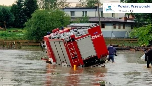Ulewy na Podkarpaciu. Szef MON: Wysyłamy 100 żołnierzy WOT