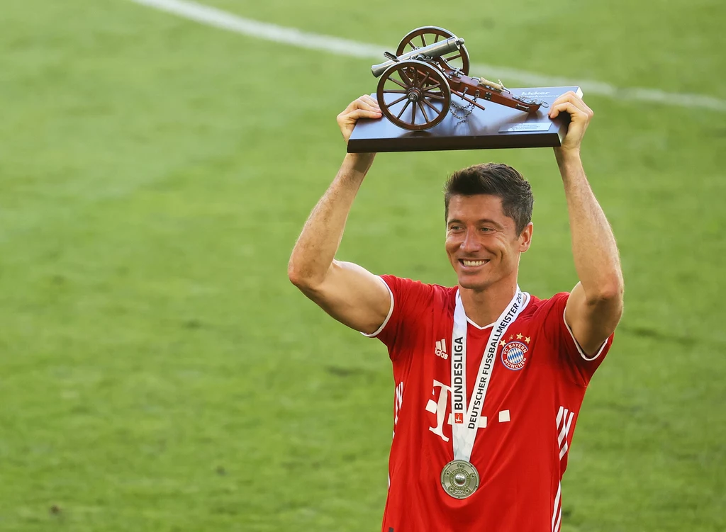 Robert Lewandowski z nagrodą dla najlepszego strzelca Robert Lewandowski z nagrodą dla najlepszego strzelca