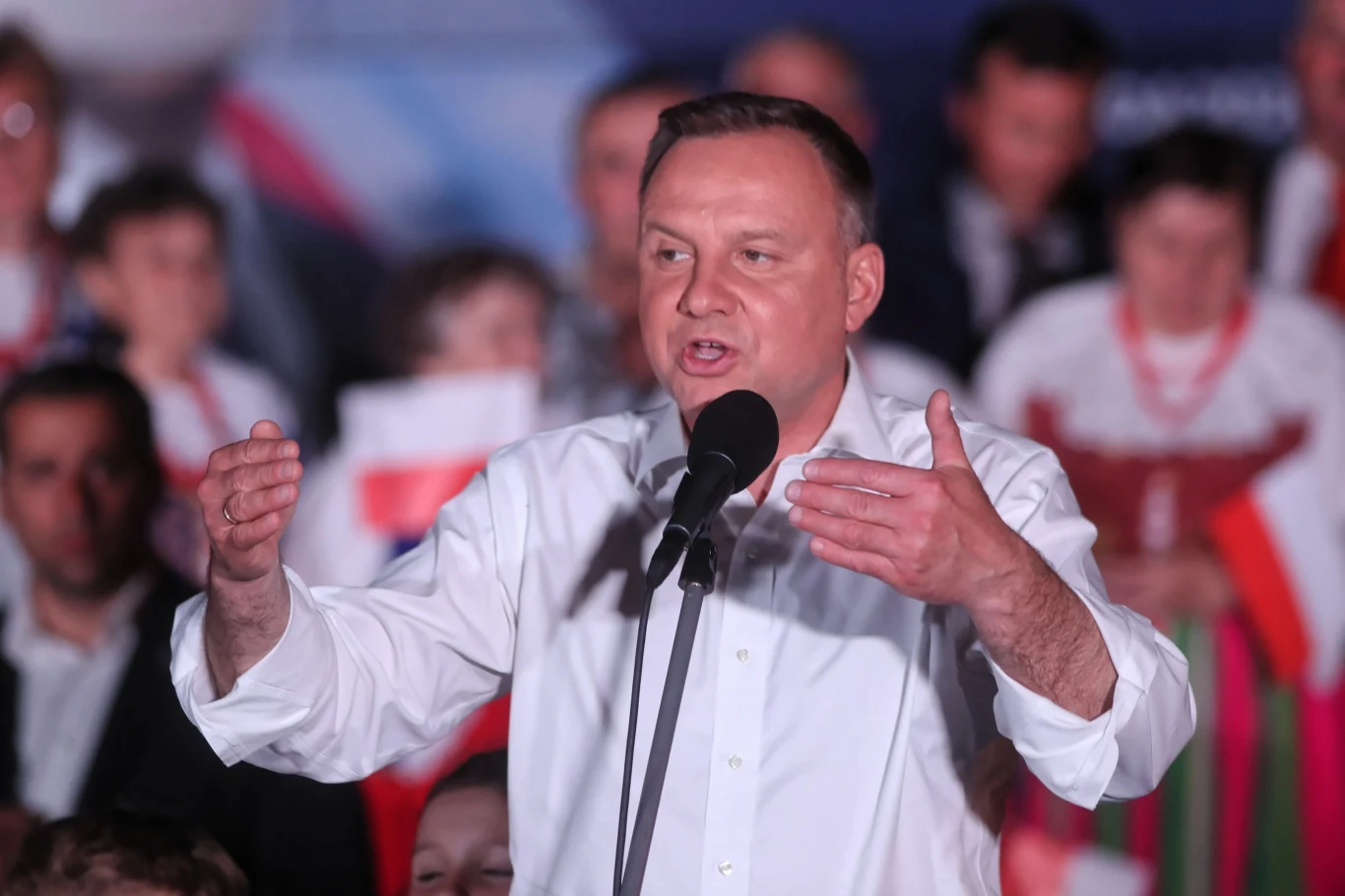 Według sondażu late poll Andrzej Duda wygrał I turę wyborów prezydenckich Według sondażu late poll Andrzej Duda wygrał I turę wyborów prezydenckich