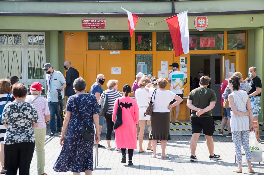 Kolejki przed lokalem wyborczym w Gdańsku. Frekwencja w całym kraju dopisała! Kolejki przed lokalem wyborczym w Gdańsku. Frekwencja w całym kraju dopisała!