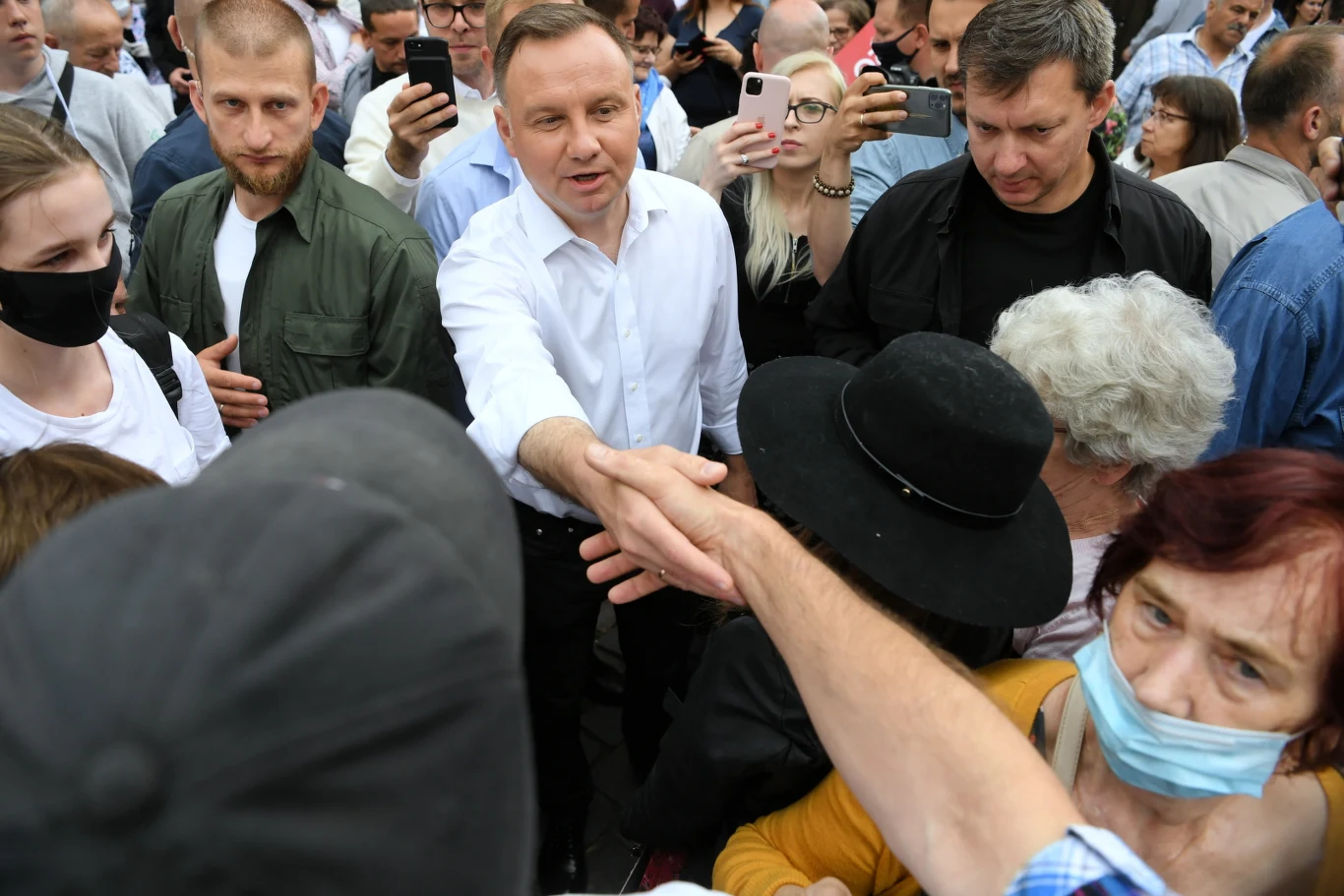 Po wizycie w Toruniu Andrzej Duda w poniedziałek odwiedził także Rypin (woj. kujawsko-pomorskie), następnie uda się do Kwidzyna i Starogardu Gdańskiego (woj. pomorskie). Po wizycie w Toruniu Andrzej Duda w poniedziałek odwiedził także Rypin (woj. kujawsko-pomorskie), następnie uda się do Kwidzyna i Starogardu Gdańskiego (woj. pomorskie).