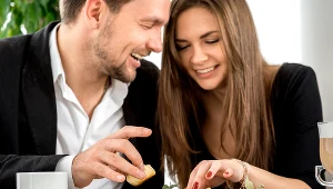 Mężczyźni planują wydać na walentynkowe prezenty więcej niż kobiety