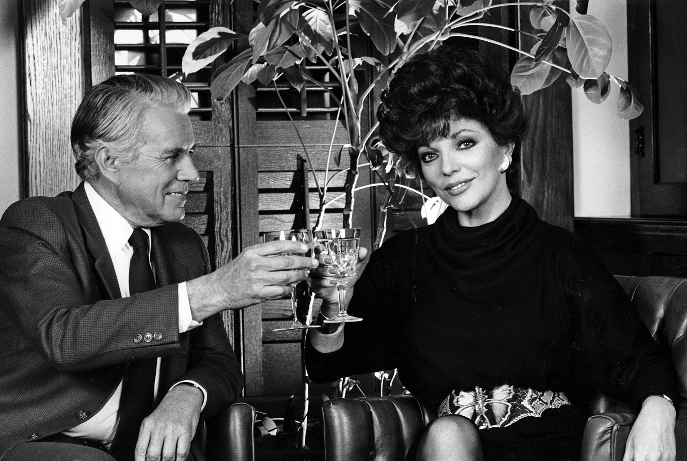 Actress Joan Collins i John Forsythe Actress Joan Collins i John Forsythe
