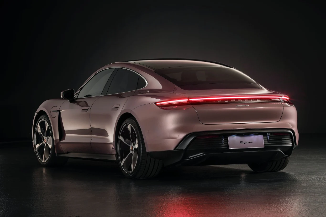 Porsche Taycan RWD