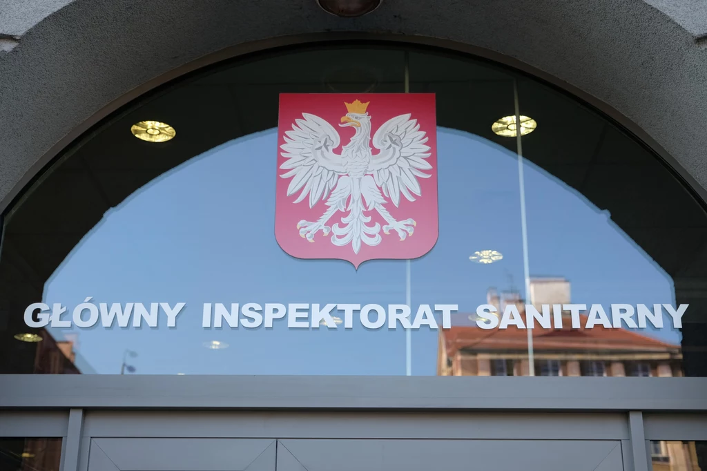 Główny Inspektorat Sanitarny poinformował o wycofaniu partii produktu "Boczek wędzony” Kraina Wędlin
