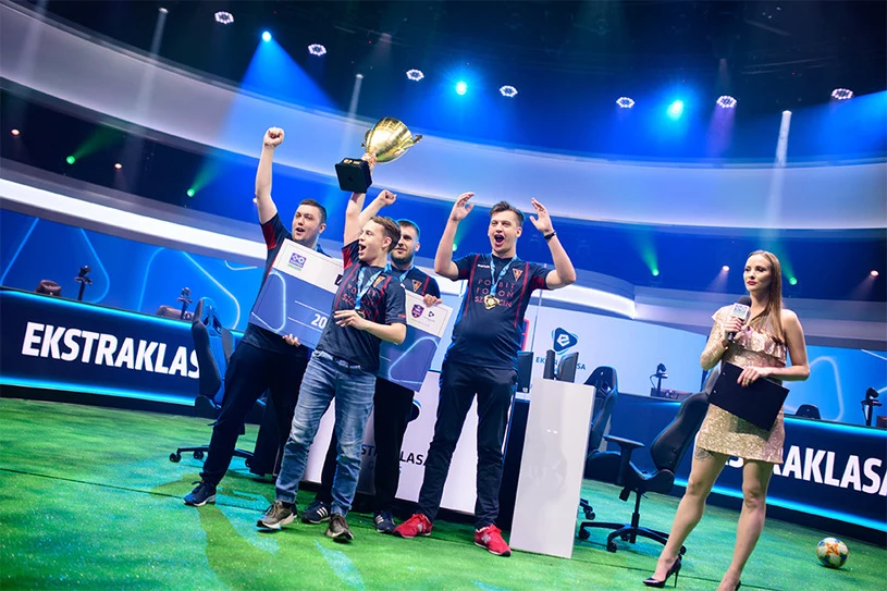 EA Sports zobowiązało do tego organizatorów turniejów w grze EA Sports FIFA prowadzonych we wszystkich krajach świata. Turniej Ekstraklasa Games organizowany jest na licencji FIFA 20 eWorld Cup Official League Qualifier.