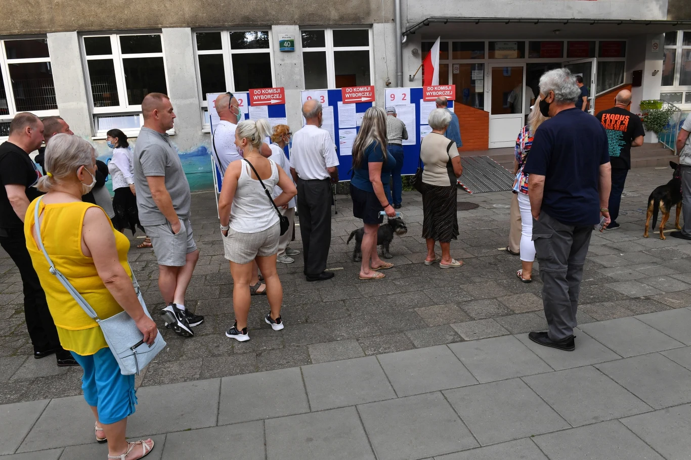 Kolejki podczas głosowania w I turze wyborów Kolejki podczas głosowania w I turze wyborów