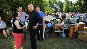 Prezydent Andrzej Duda podczas wizyty na na terenach dotkniętych ulewami