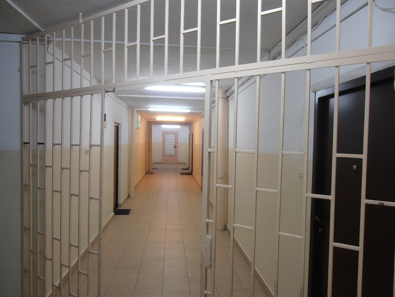 W bloku doszło do serii bardzo dziwnych wypadków. Czy były to tylko nieszczęśliwe zbiegi okoliczności? W bloku doszło do serii bardzo dziwnych wypadków. Czy były to tylko nieszczęśliwe zbiegi okoliczności?