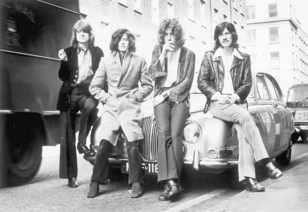 Led Zeppelin w grudniu 1968 r. w Londynie: od lewej John Paul Jones, Jimmy Page, Robert Plant i John Bonham Led Zeppelin w grudniu 1968 r. w Londynie: od lewej John Paul Jones, Jimmy Page, Robert Plant i John Bonham