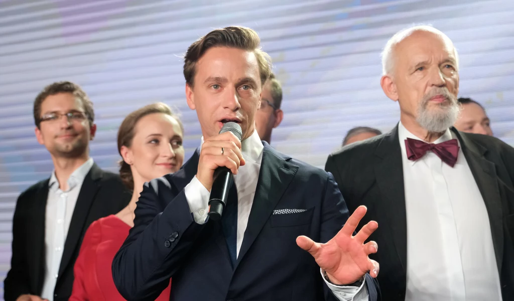 Krzysztof Bosak podczas swojego wieczoru wyborczego Krzysztof Bosak podczas swojego wieczoru wyborczego