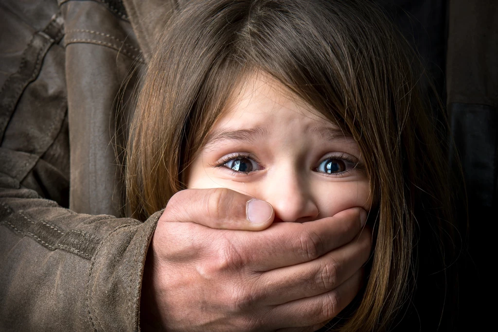 Molestowanym dzieciom często wmawia się, że to one są winne, a nie gwałciciel