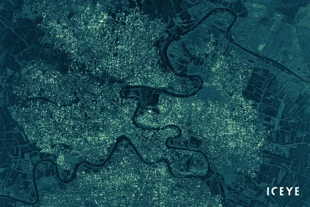 Zdjęcie Beletweyne w Somalii wykonany 16 maja 2020 roku. Był to pierwszy obraz udostępniony w ramach Karty, wykonany w ramach wykrywania obszarów zalanych w następstwie powodzi w kwietniu 2020 r. Zdjęcie Beletweyne w Somalii wykonany 16 maja 2020 roku. Był to pierwszy obraz udostępniony w ramach Karty, wykonany w ramach wykrywania obszarów zalanych w następstwie powodzi w kwietniu 2020 r.