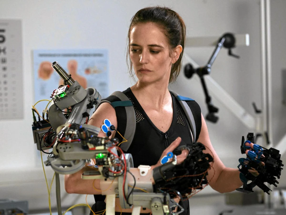 Ostatnia rola pięknej aktorki pochodzi z dramatu "Proxima", który miał premierę w polskich kinach w styczniu tego roku. Green wcieliła się w nim w przechodzącą mordercze szkolenie astronautkę, która musi też sobie radzić z wychowaniem 7-letniej córki. "Nie chciałam żadnej matki boleściwej. Eva ma w sobie waleczność, która mi się spodobała. Waleczność Evy to cecha matki, tylko nie takiej matki, jaką na ogół przedstawia się w filmach. Evę otacza aura niesamowitości. Lubię takich ludzi, którzy nie wpasowują się w schemat. Widzę w nich siebie" - opisywała gwiazdę reżyserka obrazu, Alice Winocour.