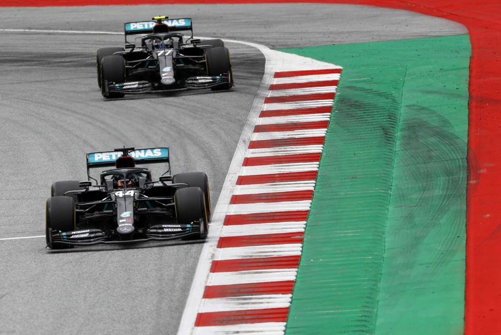 Lewis Hamilton i Valtteri Bottas Lewis Hamilton i Valtteri Bottas