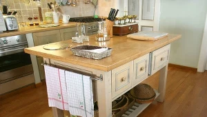 Kuchnia w stylu prowansalskim z elementami nowoczesnymi (zdj. ilustracyjne)