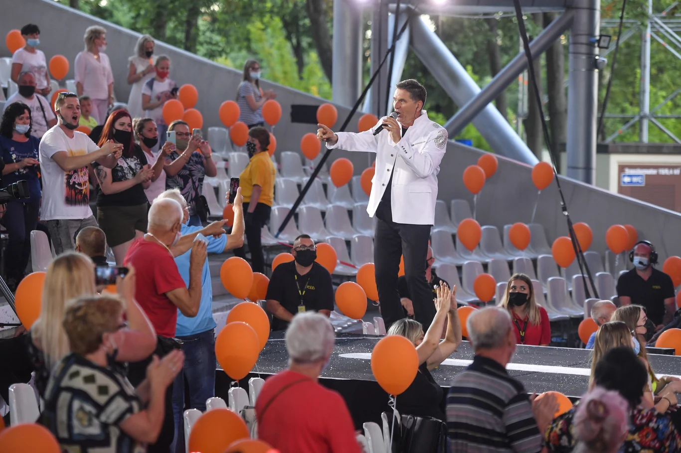 Sławomir Świerzyński (Bayer Full) Sławomir Świerzyński (Bayer Full)