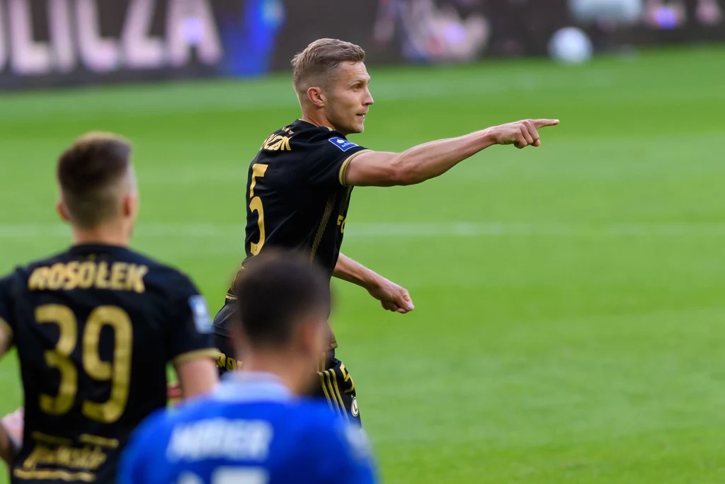 Igor Lewczuk w meczu z Lechem w Poznaniu Igor Lewczuk w meczu z Lechem w Poznaniu