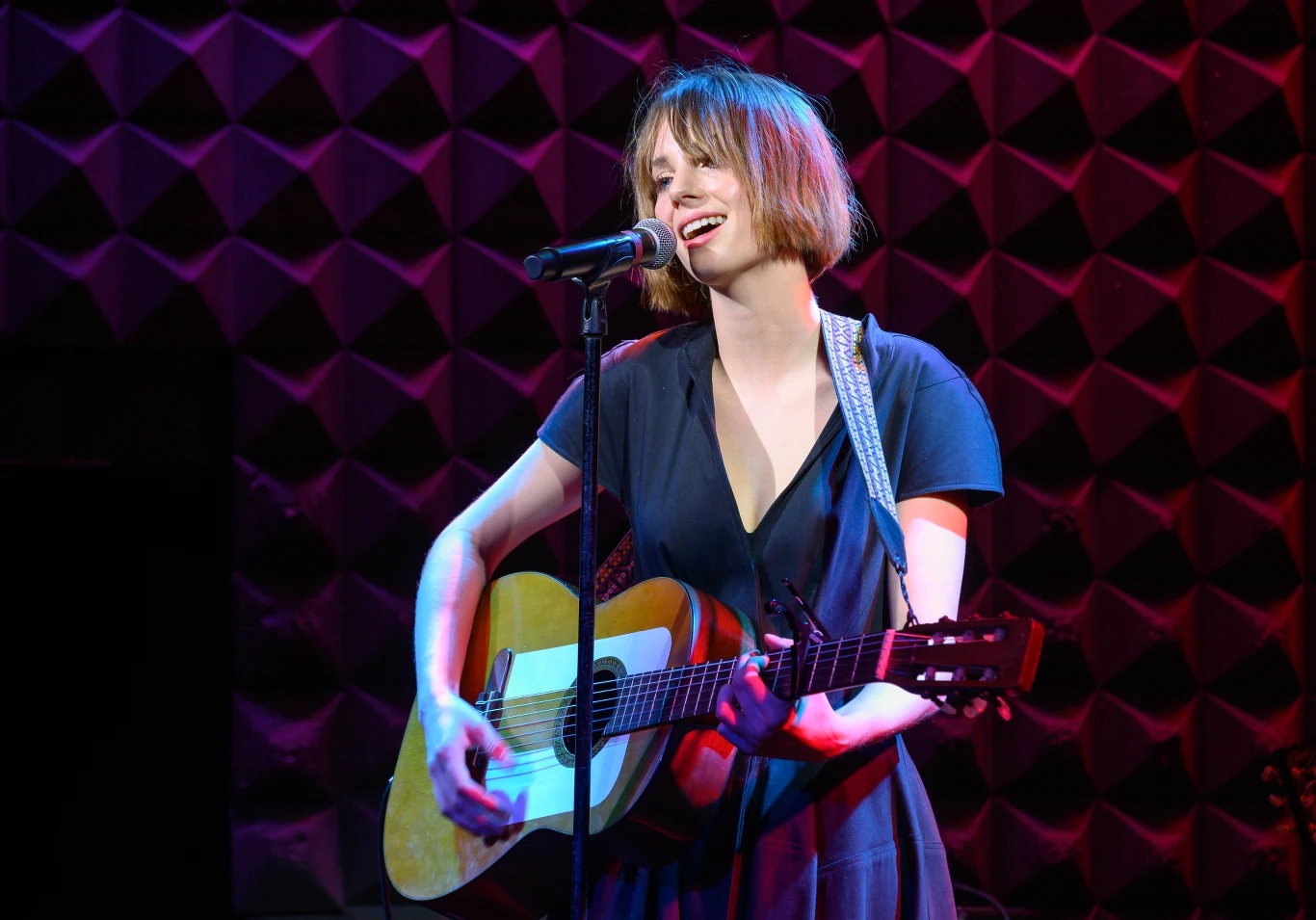 Maya Hawke na koncercie w Nowym Jorku (2020)