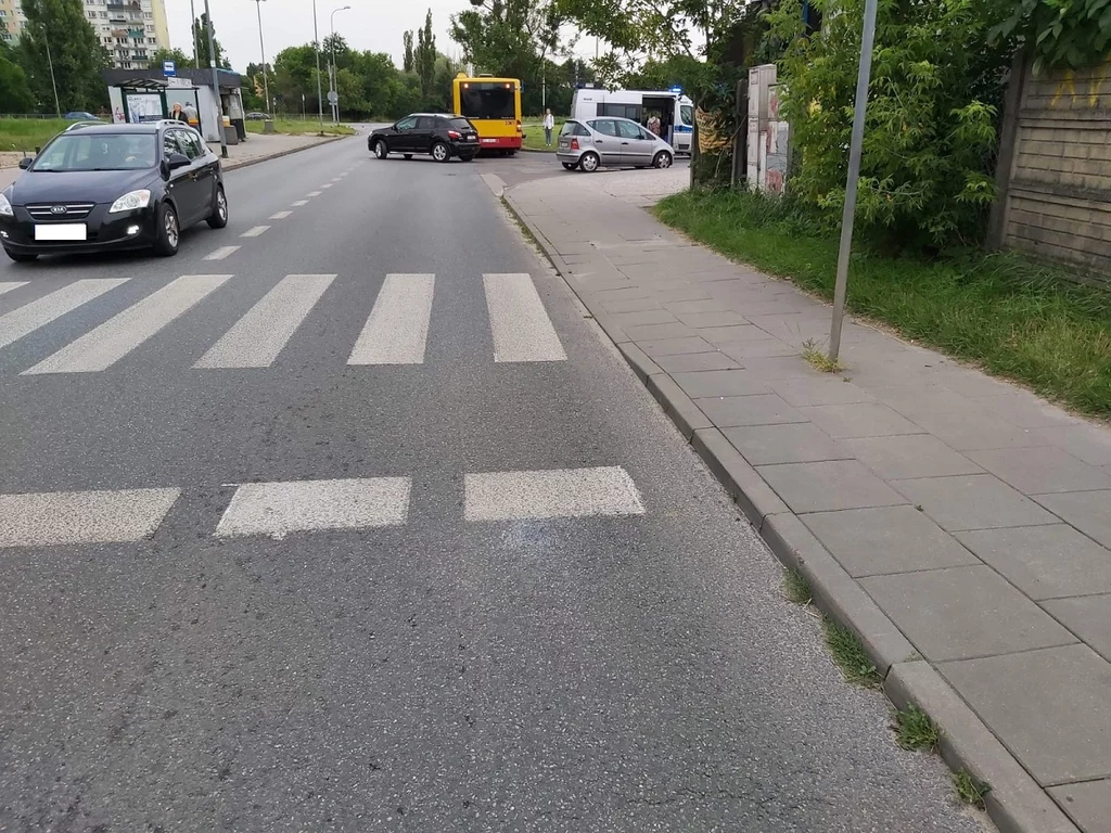 Do zdarzenia doszło na przejściu. Pieszy wszedł wprost pod jadący autobus