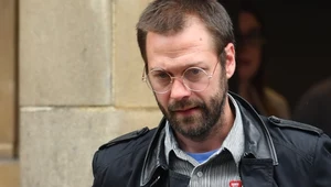 Tom Meighan opuszcza sąd po usłyszeniu wyroku