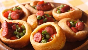 Yorkshire pudding z kiełbaską