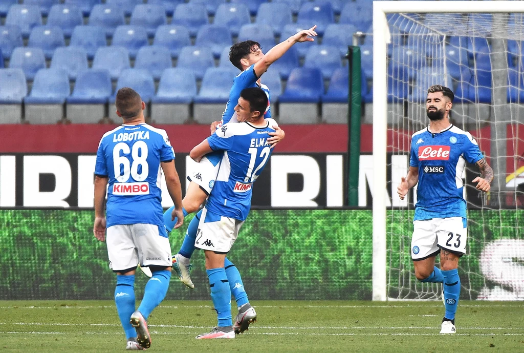 Piłkarze Napoli celebrują zdobytą bramkę Piłkarze Napoli celebrują zdobytą bramkę