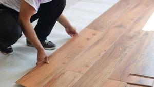 Sposoby na szybkie naprawienie podłogi