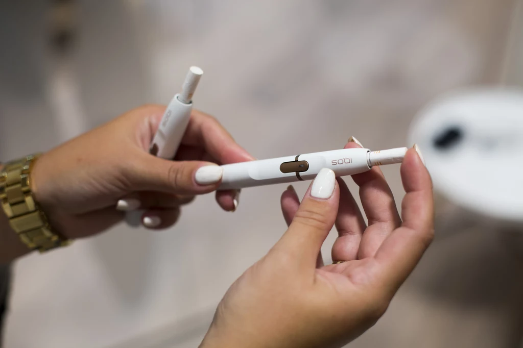 IQOS z mniejszym ryzykiem dla zdrowia niż papierosy