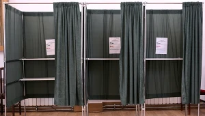 W czasie głosowania obowiązuje zasada tajności. 