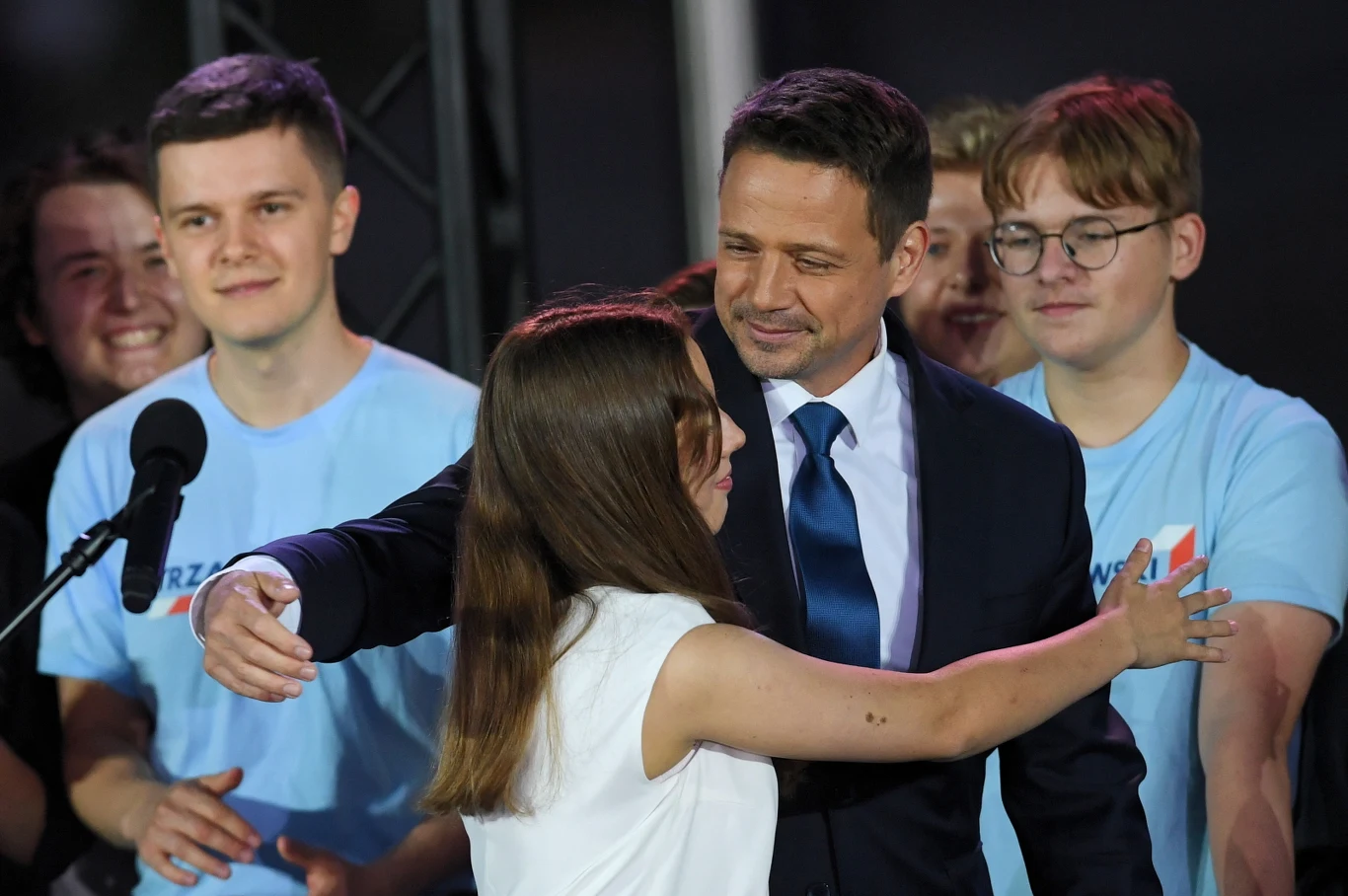 Rafał Trzaskowski z córką. Rafał Trzaskowski z córką.