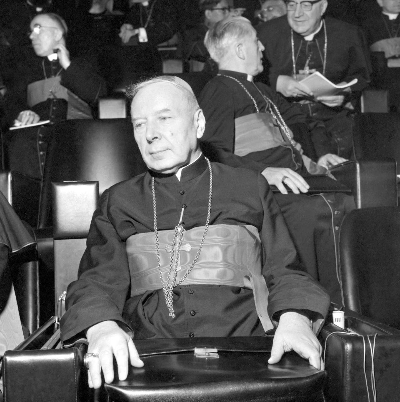 Ks. Stefan Wyszyński pomagał w Laskach w czasie powstania warszawskiego Ks. Stefan Wyszyński pomagał w Laskach w czasie powstania warszawskiego