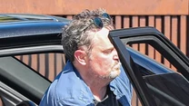 Matthew Perry sprawia wrażenie, jakby był chory. W dodatku zauważono, że palił papierosa. 

Na pewno takie używki mu nie służą. Mamy nadzieję, że z jego zdrowiem nie dzieje się nic złego. 