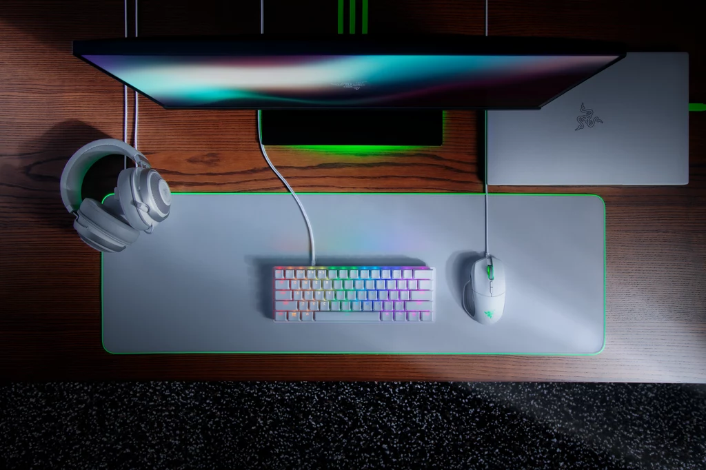 W niecały rok od premiery przełączników liniowych w Huntsman Tournament Edition firma Razer opracowała ulepszony, liniowy przełącznik optyczny, który po raz pierwszy pojawi się w Huntsman Mini - zawiera silikonowe tłumiki dźwięku, które znacznie redukują hałas, zapewniając cichszą akustykę bez poświęceń w szybkości reakcji czy płynności. W niecały rok od premiery przełączników liniowych w Huntsman Tournament Edition firma Razer opracowała ulepszony, liniowy przełącznik optyczny, który po raz pierwszy pojawi się w Huntsman Mini - zawiera silikonowe tłumiki dźwięku, które znacznie redukują hałas, zapewniając cichszą akustykę bez poświęceń w szybkości reakcji czy płynności.