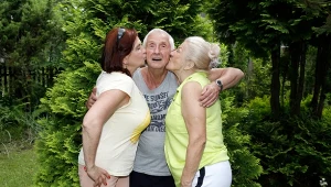 Wojciech Stankiewicz, Barbara Goraj, Halina Bernacka na planie specjalnego odcinka "Sanatorum miłości"