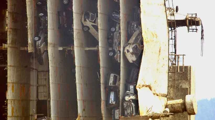 MV "Tricolor", wiózł 2871 nowych samochodów, głównie bmw, volvo i saabów